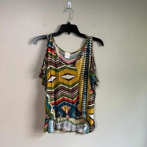 Love Audrey 3+1 large cold shoulder top